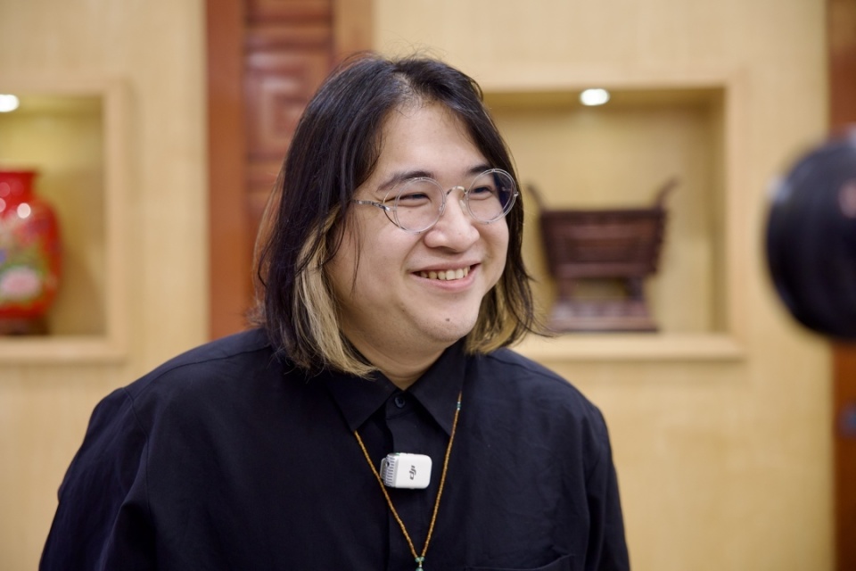 om, 正式开售